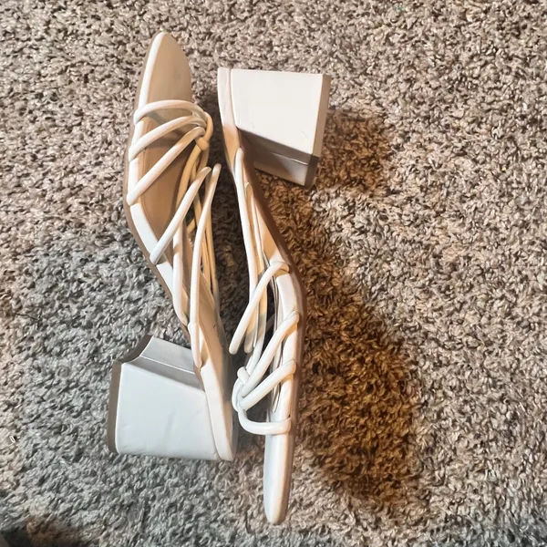Nine West Gainer White Strappy Block Heel Sandals Square Toe‎ Mules Womens 8M - Image 4
