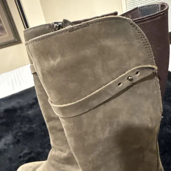 Eddie Bauer Women's Wedge Boots In Dark Olive Green SZ 8.5 - Image 3