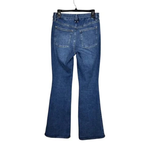 $98 Good American GA 3 (large) power stretch pull on slight flare jeans GLS478T - Image 9