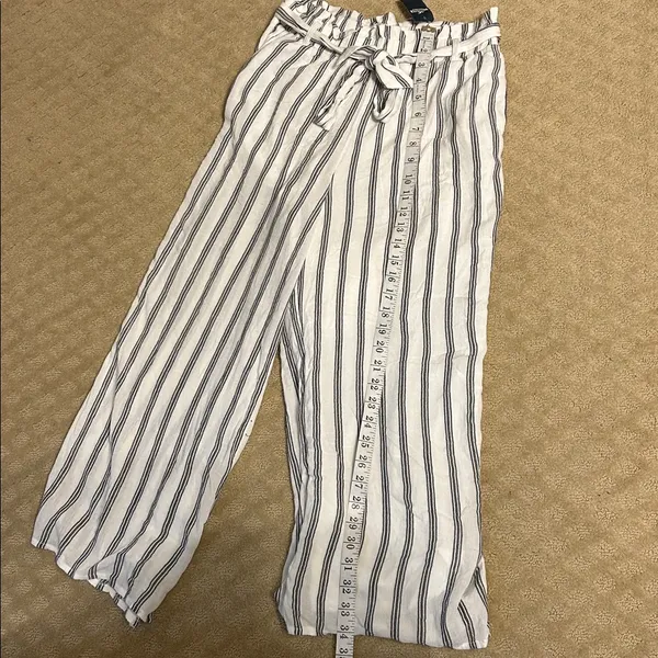 Hollister High Rise Striped Tie-Waist Pants, Medium NWT - Image 2