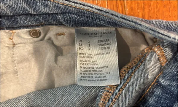 American Eagle Jeans Mom - Image 3