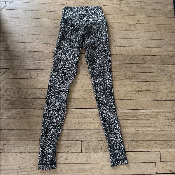 Lululemon floral leggings - Image 4