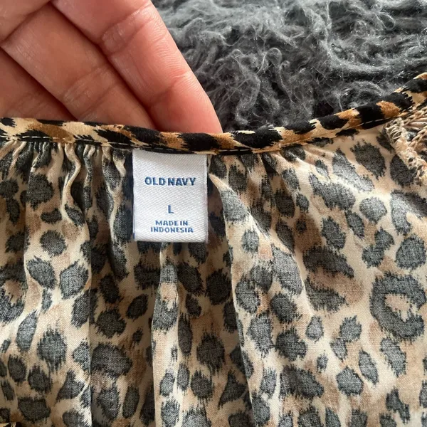OLD NAVY LEOPARD PRINT DRESS WITH LONG SLEEVES size L - Image 2