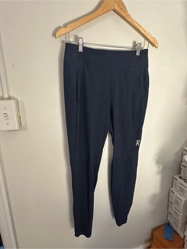 ON lightweight track pants extra small navy Blue Size XS - Image 2