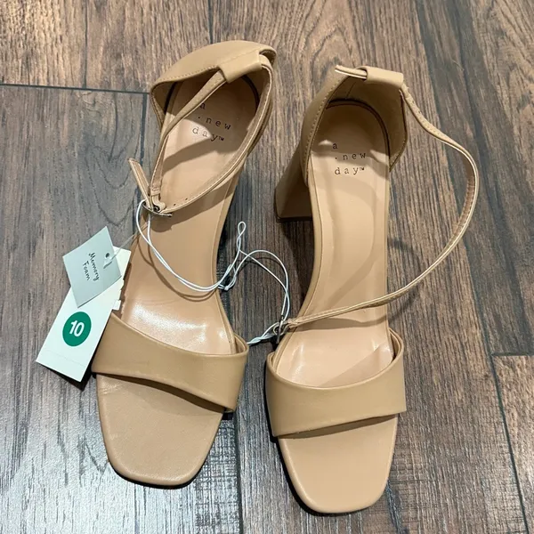 A new day Shelly Heels with Memory Foam Insole tan strappy shoe New - Image 6