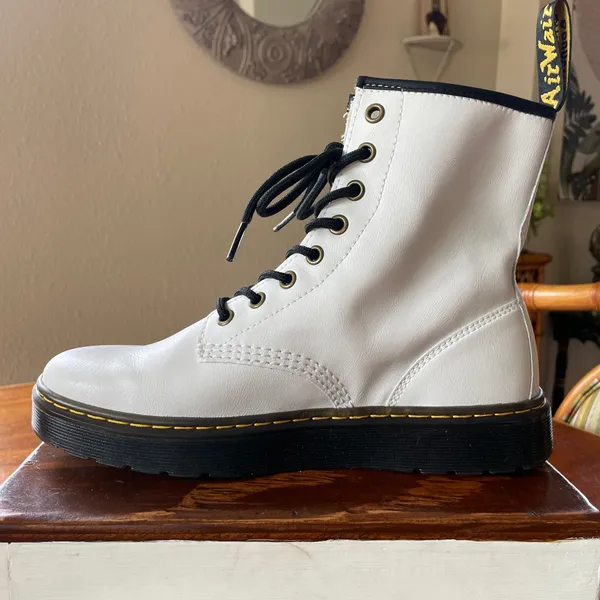 NWOB Dr Martens Jadon Boot Smooth Leather Platforms White Size 8 Women - Image 3