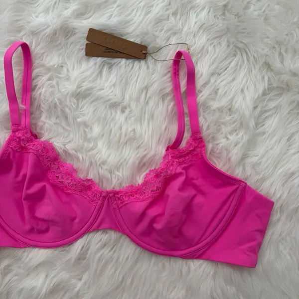 Skims Fits Everybody Lace Underwire Bra Taffy Size 44A - Image 4
