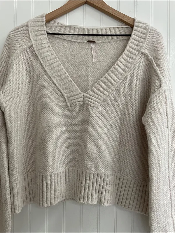 FREE PEOPLE Rhea V-Neck Pullover Sweater Size S - Image 5