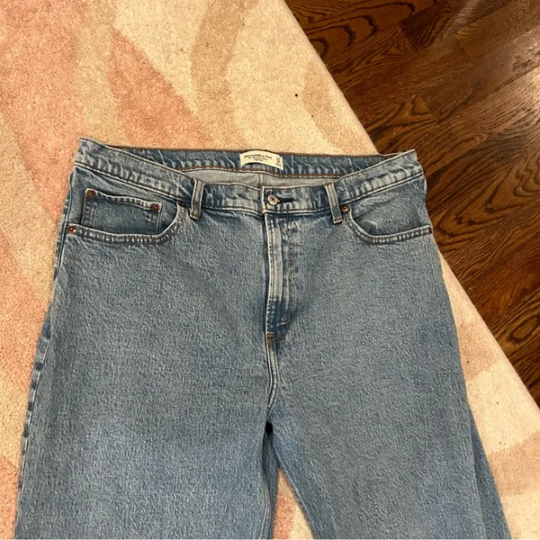 Abercrombie & Fitch High Rise 90s Relaxed Jeans - Image 4