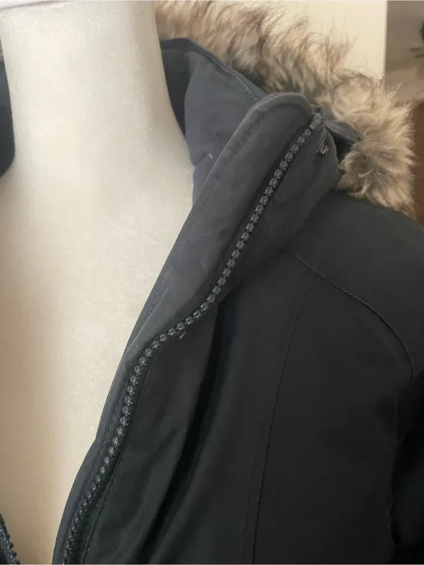 The North Face Arctic Parka Down Fur Trim Coat Jacket in Size Medium - Image 8