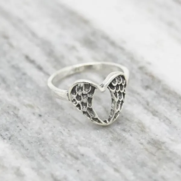 Gothic Angel Wings Ring Silver - Image 2