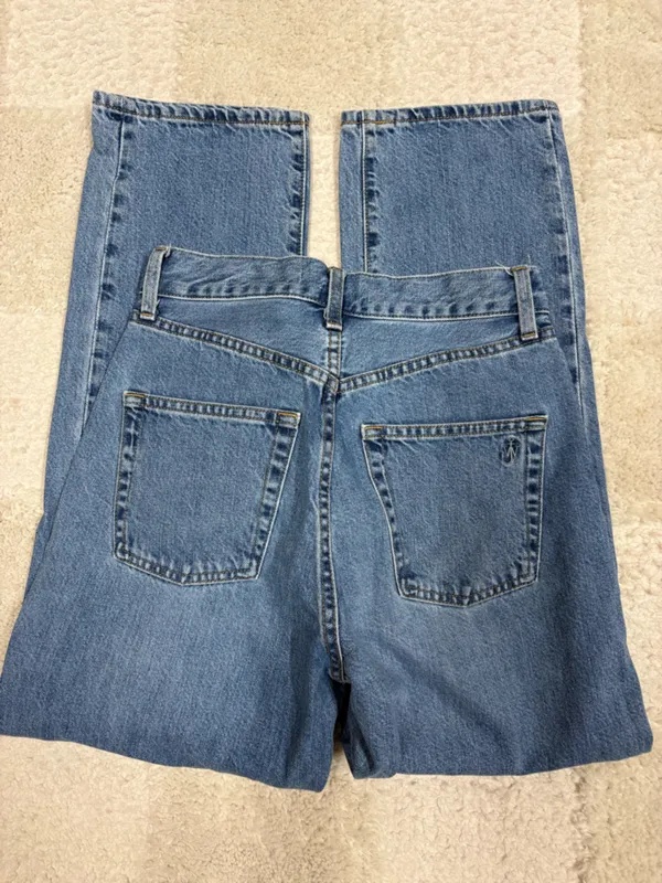 JWA/Uniqlo Light Wash Women’s Slim Straight Jeans - Image 5