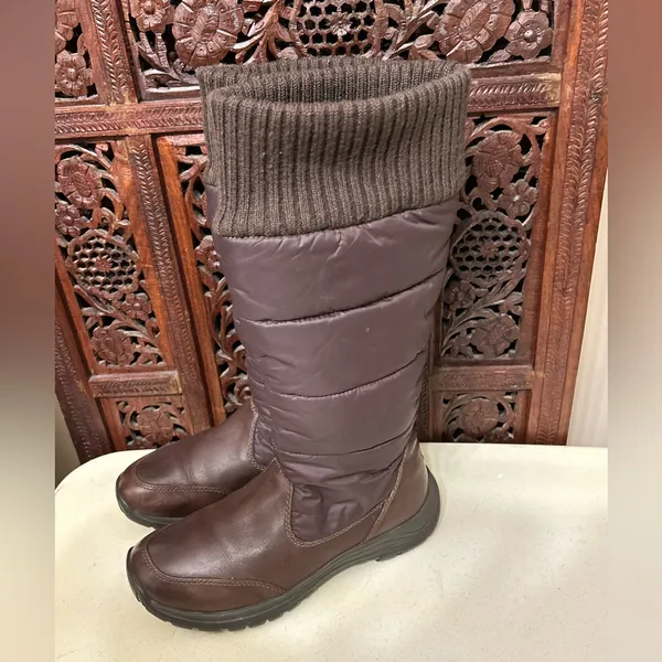 UGG Boots Womens 7 MATILDA 1904 Brown Vibram Puffer Quilted Waterproof - Image 3