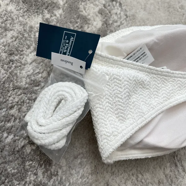 Abercrombie White Texture Cinched O Ring Swim Bandeau Bikini Top NEW - Image 6