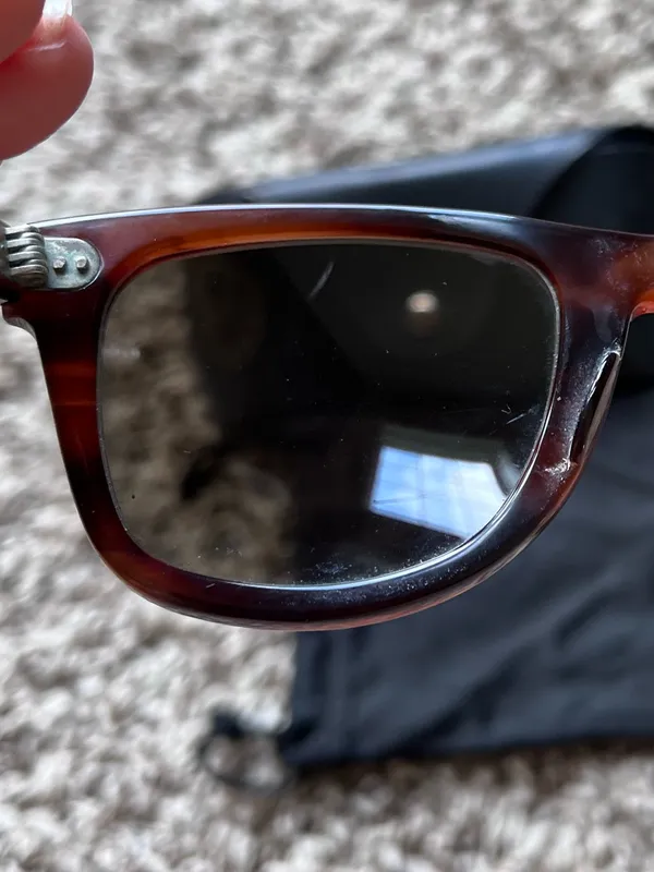 Ray-Ban Wayfarer Tortoise Sunglasses - Image 5