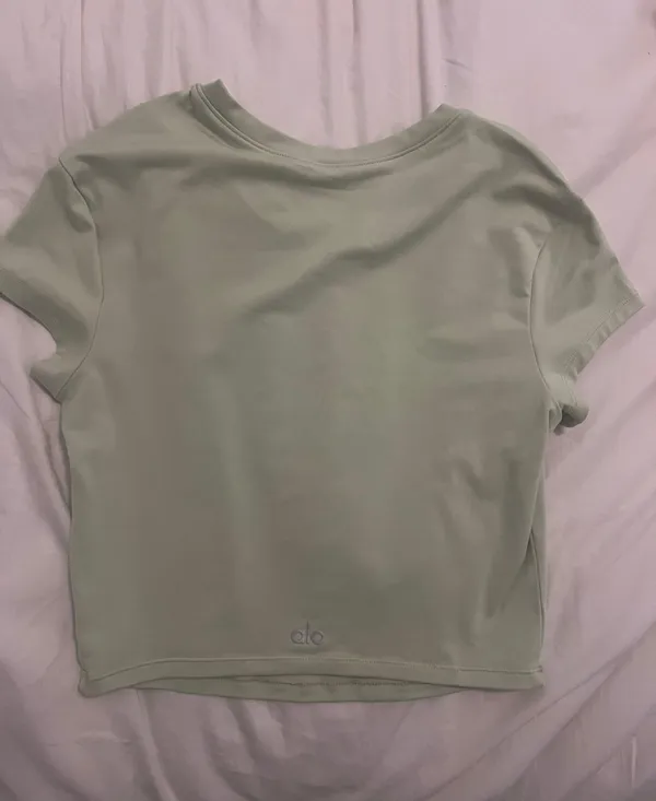 Alo Green Alosoft Short Sleeve Round Neck Crop Finesse Top - Image 2