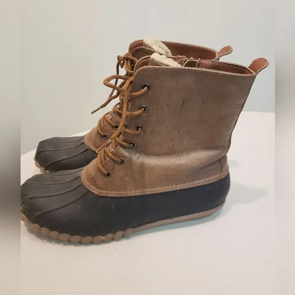 Yuu Duck Boots Size 9M - Image 2