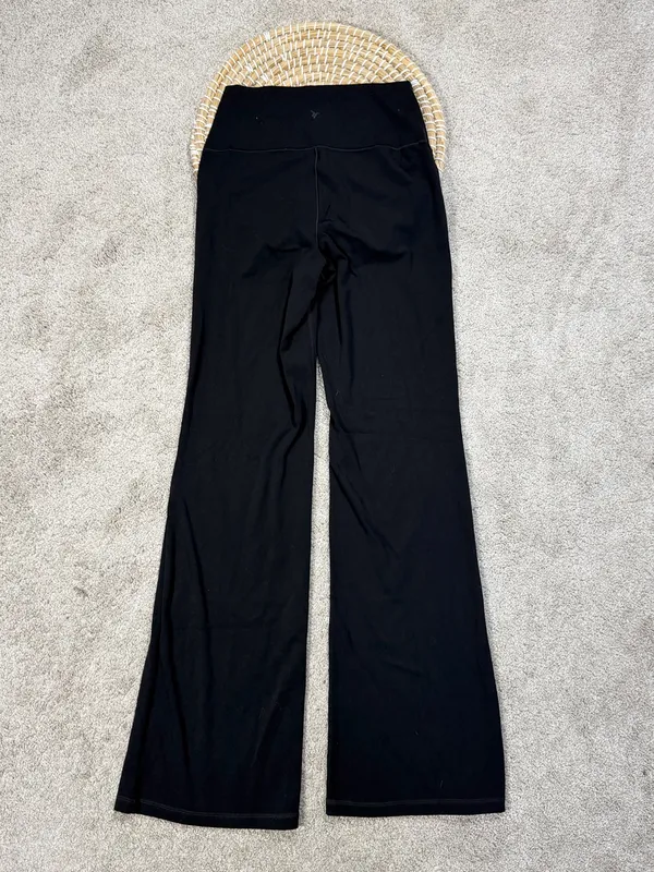 Old Navy Women’s Studiosmooth Go Dry High Rise Flare Leggings in Black M - Image 7