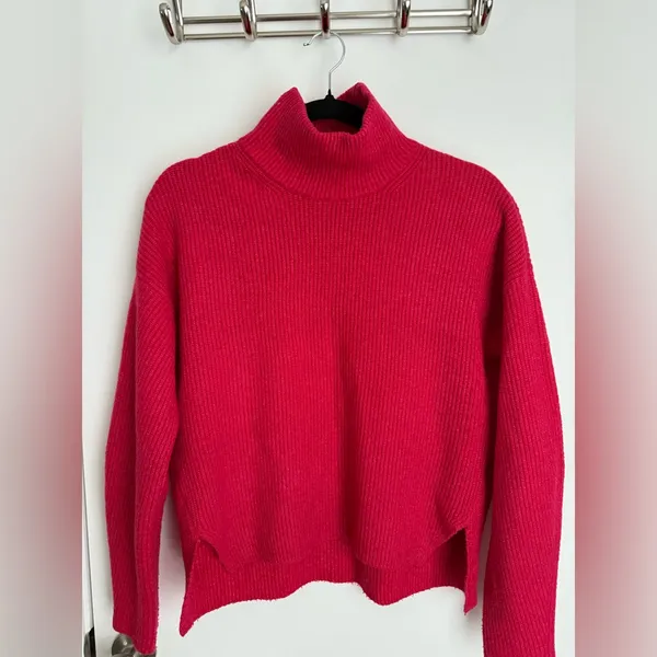 Abercrombie & Fitch women’s berry turtleneck knit sweater small funnel neck - Image 8