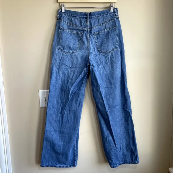 Universal Threads medium wash blue jeans relaxed wide leg style women's size 10 - Image 7