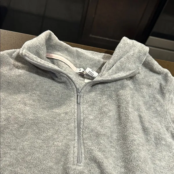 GAP Stretch Gray Pullover - Image 3