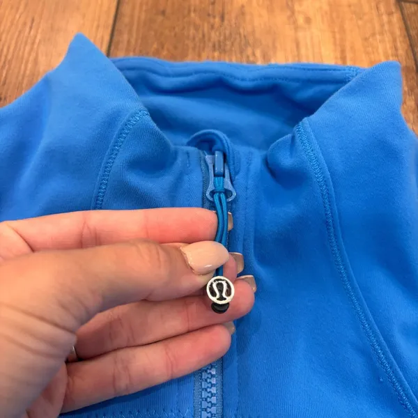 Lululemon Forme Jacket Cuffins Cornflower Blue W4B78S Women's Size 4 $108 EUC - Image 3