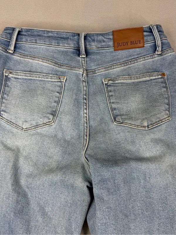Judy Blue 90s Straight Jeans 3/26 High Rise Distressed Raw Hem Light Wash - Image 7