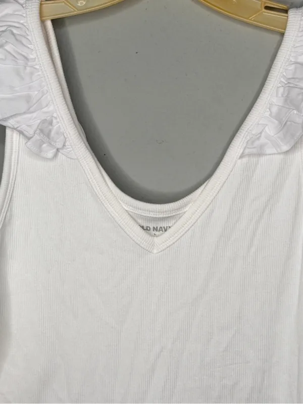 Old Navy White Top nwt - Image 2