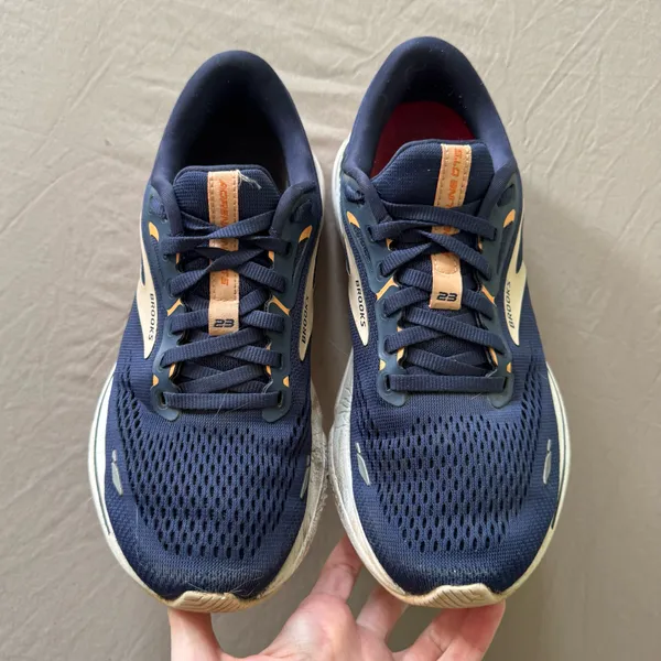 Brooks Adrenaline GTS 23 Sneakers - Image 6