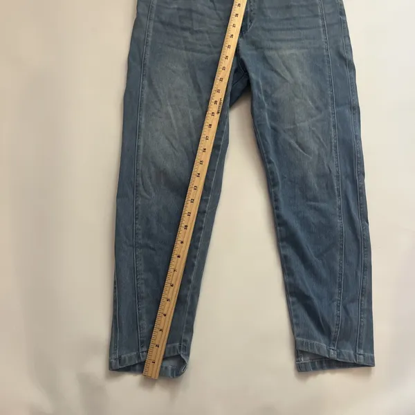 Halara Large Petite Tapered Leg Jeans Light Wash Zip Fly Stretch - Image 4