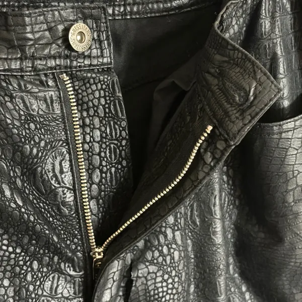 Vintage Guess Jeans 1990s Black Crocodile Embossed Faux Leather Pants Size 33 - Image 8