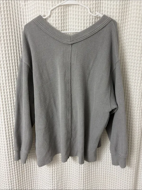Aerie Wonder Textured Ribbed V-Neck Sweatshirt in Silver Shadow Small - Image 5