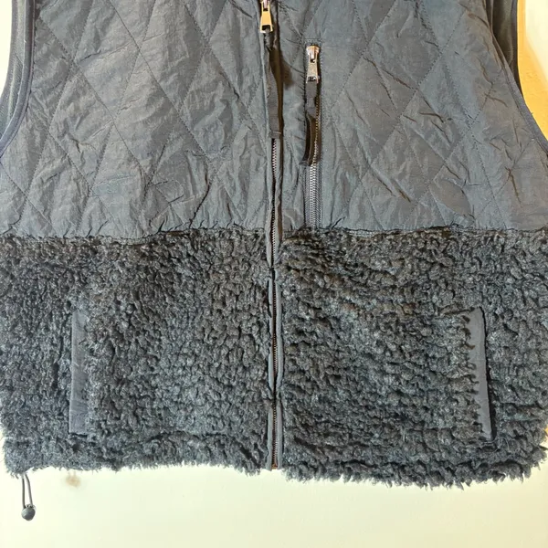 Abercrombie & Fitch Black Quilted Sherpa Mixed Media Puffer Vest‎ Size XL - Image 3