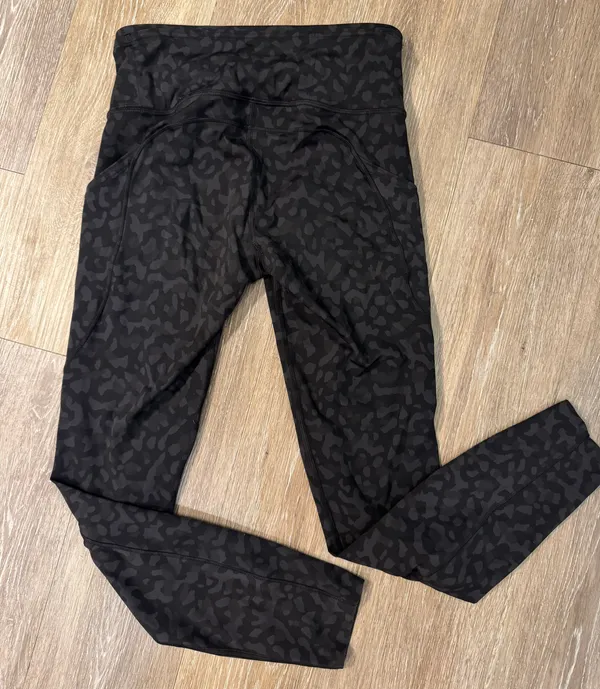 Lululemon Fast and Free High-Rise Tight 25" - Image 4