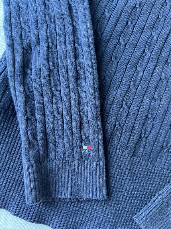 Tommy Hilfiger Women’s Lightweight Knit Sweater - Size M - Image 6