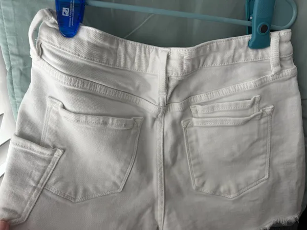 KanCan White High-Rise Denim Shorts – Size 28 - Image 6