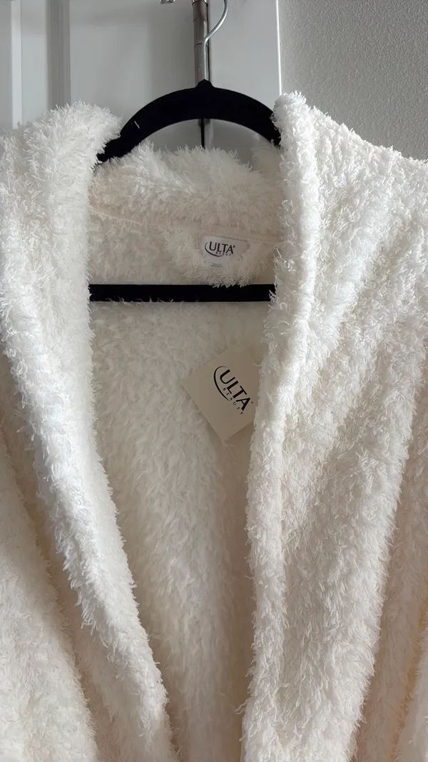 Ulta robe White - Image 3