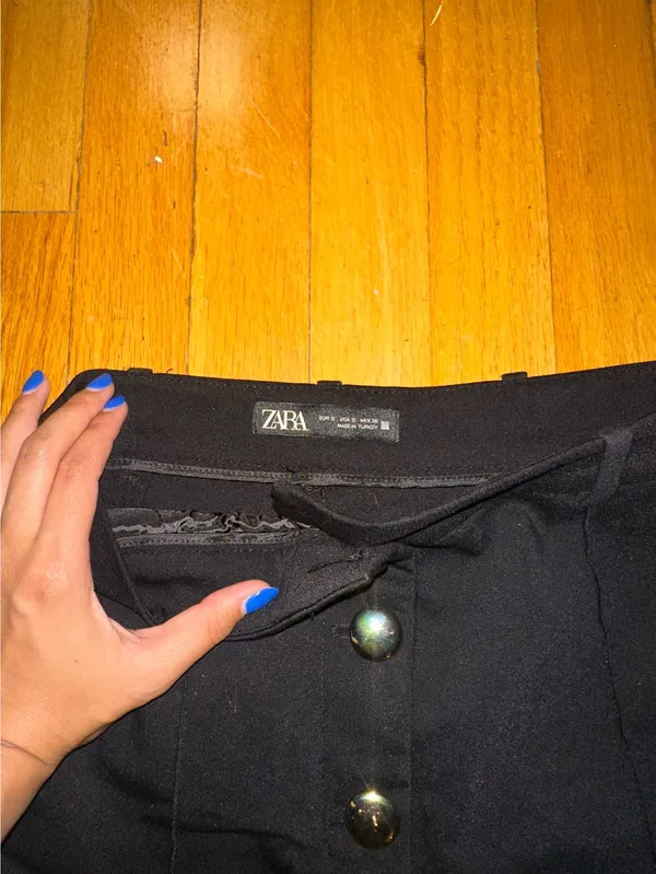 Zara Button Shorts  - Image 2