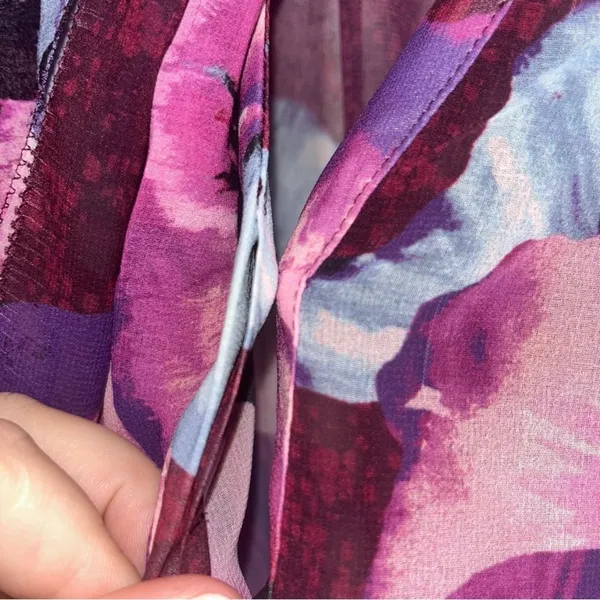 White House Black Market Purple Floral Tie Neck Blouse •Small - Image 5