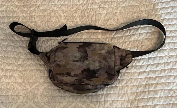 Lululemon Camo Belt Bag - Image 2
