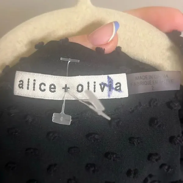 ✨Alice + Olivia Roseann Silk Blend Crop Black Sz 2 Top✨ - Image 5