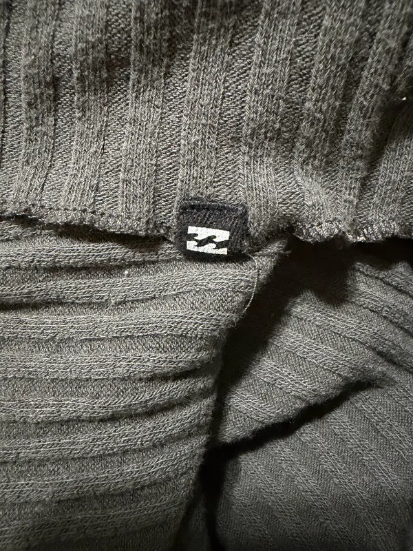 Billabong Cropped Sweater - Image 4