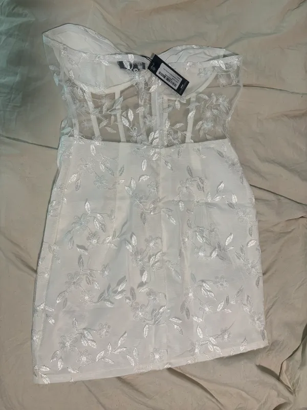 Pretty Little Thing White Floral Mesh Overlay Corset Mini Dress - Image 4