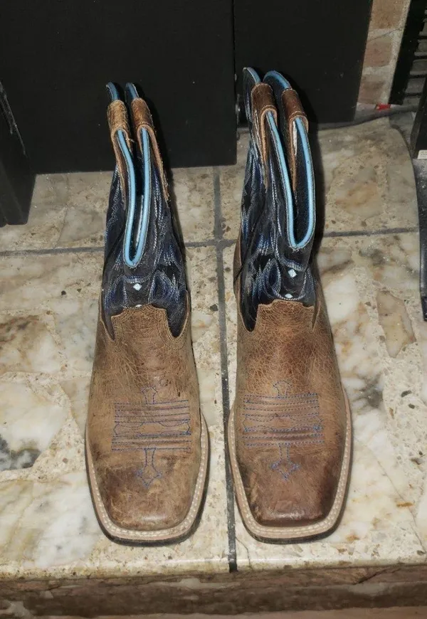 Ariat Cowgirl Boots - Image 2