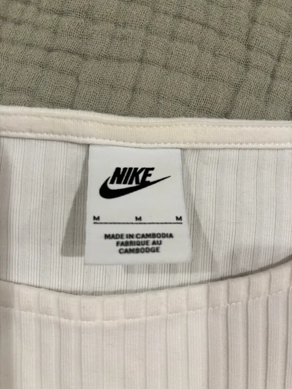 Nike Ribbed Crop Tee - Image 3