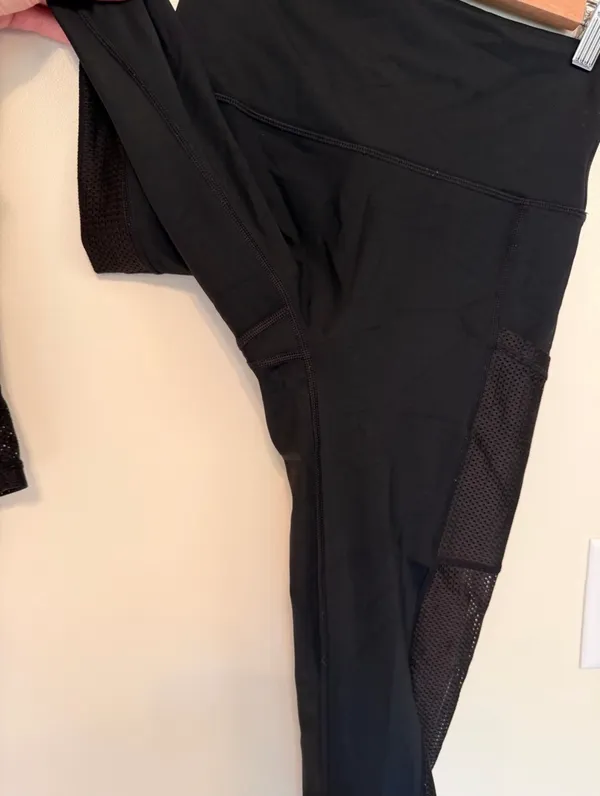 Aerie high rise mesh cutout pocket black 7/8 leggings - Image 4