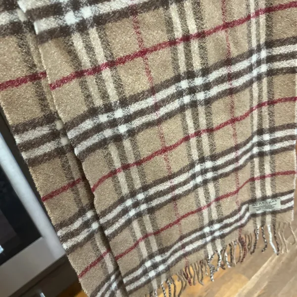 Burberry cashmere shimmer scarf woman’s - Image 3