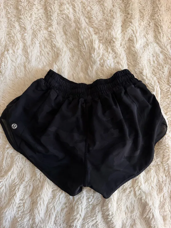 Lululemon Hotty Hot Shorts 2.5" - Image 2