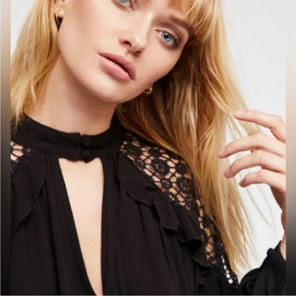 Free People Black Little Bit of Love Blouse long sleeve ruffle eyelet L - Image 2