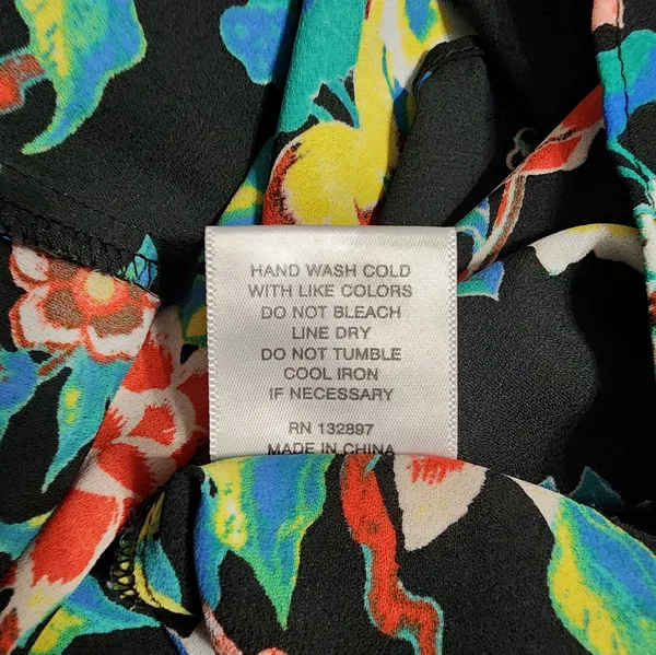 Rose & Olive Sleeveless Floral Blouse Size Medium - Image 6